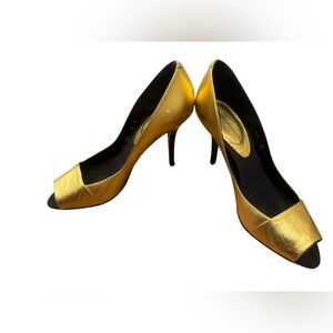 BCBGMAXAZRIA metallic gold leather peep-toe with black skinny high heels- Sz 8 B